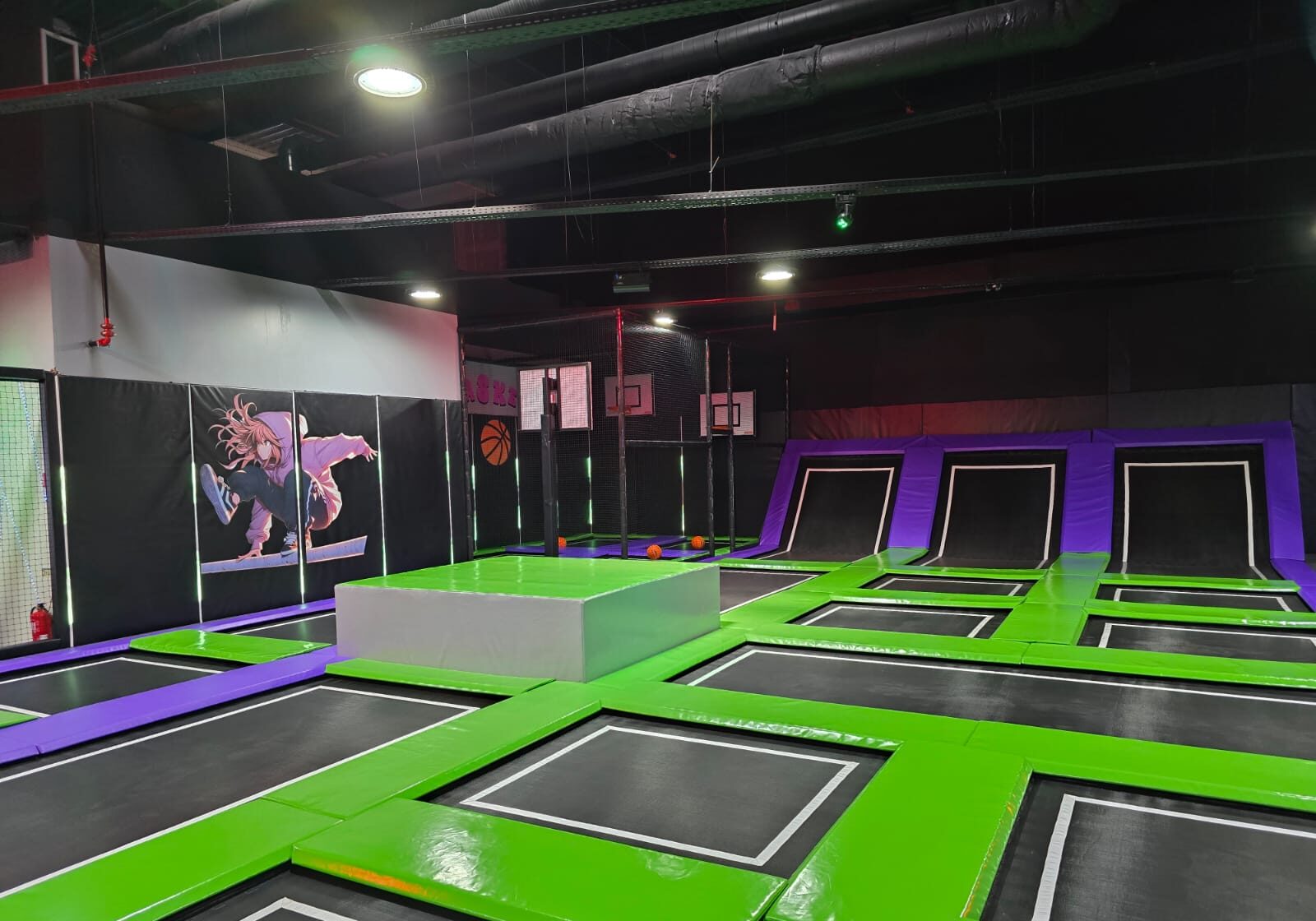 TRAMPOLINE PARK